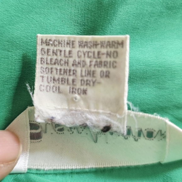 Vintage Susan Hutton Green Silky Blouse w/High Neckline - Picture 4 of 9